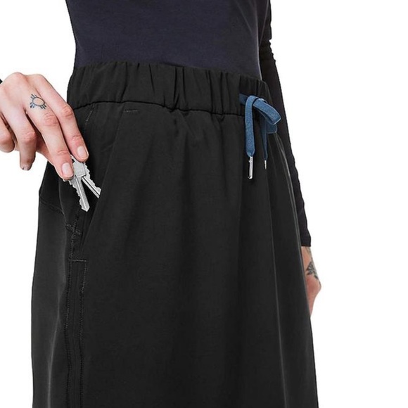 Lululemon On The Fly Skirt *21" - Black - Picture 1 of 12